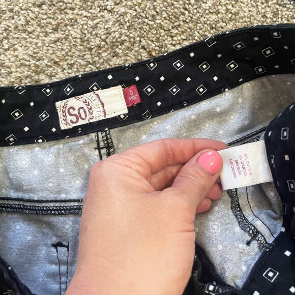 SO Shorts with Diamond Pattern Size 5 - Picture 6 of 6